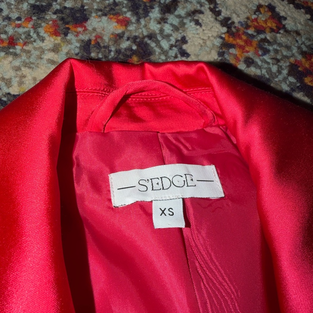 Like new XS S’edge pink Satin Blazer perfect condition no smoke or pets - Picture 3 of 3
